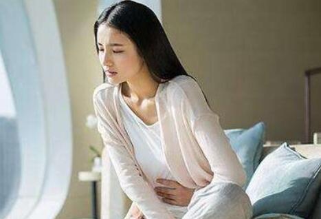 妇女月经不调注意事项有哪些，吃什么调理(月经不调的人要注意什么)