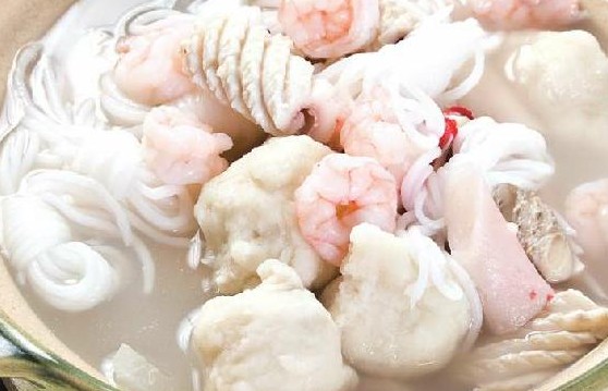 冬瓜炖煮海鲜