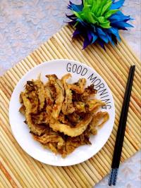 口感酥脆，还不油腻的椒盐蘑菇的做法介绍