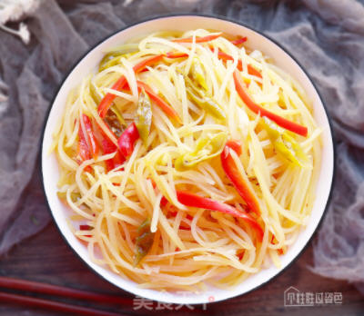 土豆丝的另类做法：泡椒酸辣土豆丝