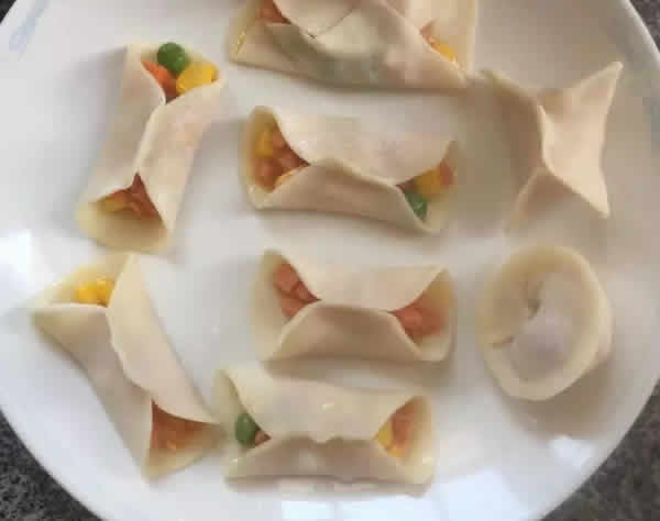 皮脆肉香，颜色金黄的锅贴怎么做