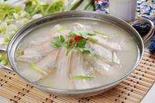 口味适中，肥而不腻的酸菜白肉的做法