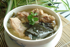 浓香扑鼻，回味绵长的海带排骨汤的做法