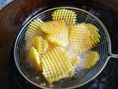 金黄脆薯格，不油腻，尤其适合孩子吃