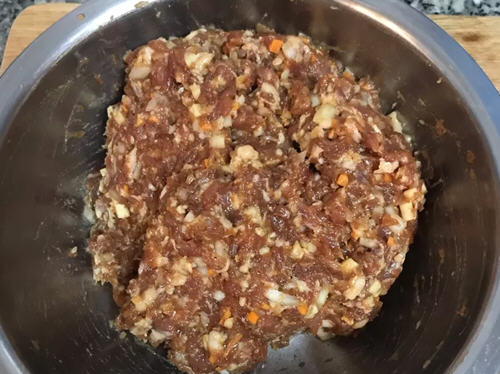 狮子头包子口感美味，包子份量十足，可口满足