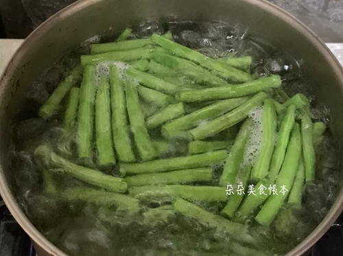 分享咸蛋搭配清甜的四季豆家常菜谱