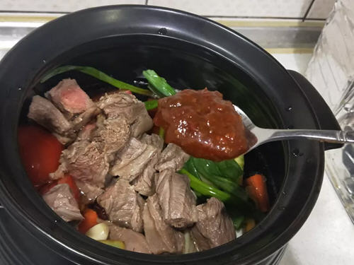 红烧牛肋条肉简单又美味，口感软烂非常下饭