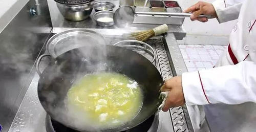厨师长王刚分享酸菜鱼的完美做法