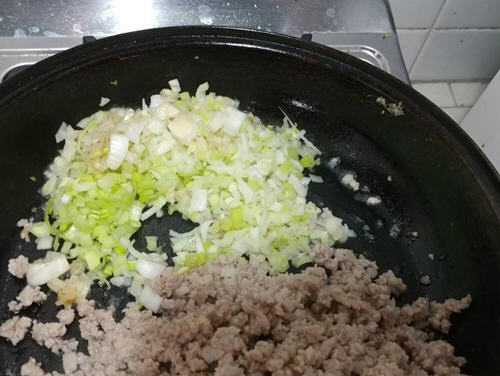 眷村炸酱面的做法步骤详解图