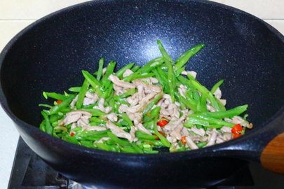 口感嫩滑的扁豆炒肉丝家常做法与窍门详解