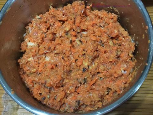 香菇葫萝卜饺子的做法_香菇胡萝卜水饺怎么做
