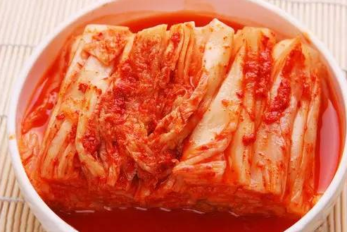 制作简便，成本低廉，食用方便的泡菜的腌制方法和配料