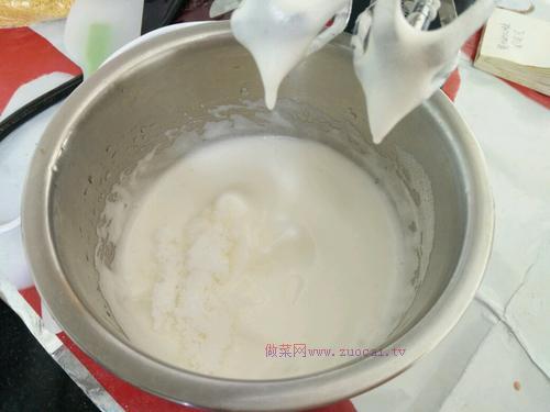 6寸戚风蛋糕的做法，一次成功，柔软湿润有弹性