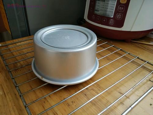 6寸戚风蛋糕的做法，一次成功，柔软湿润有弹性