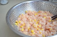 鸡肉玉米肠的家庭制作方法 鸡肉玉米肠的做法步骤4