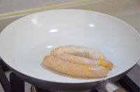 鸡肉玉米肠的家庭制作方法 鸡肉玉米肠的做法步骤11