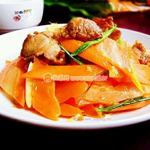 胡萝卜炒腊肉的做法(胡萝卜炒腊肉的热量)
