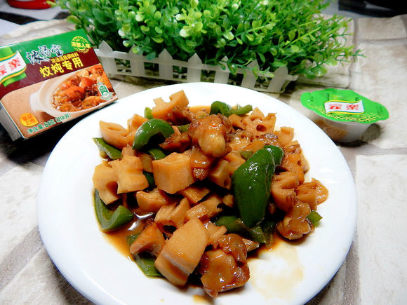 藕丁烧鸡软骨的家常做法(藕丁烧鸡软骨的做法大全)