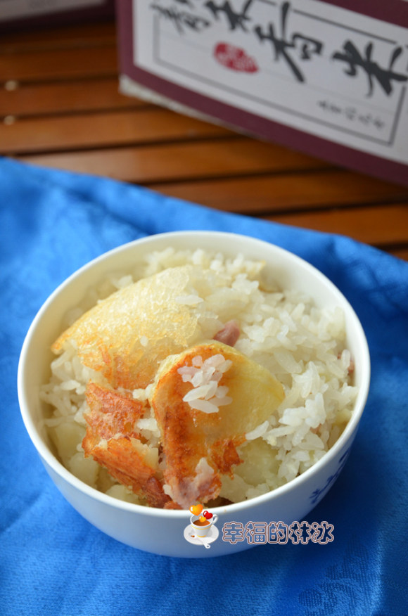 腊肉土豆焖锅巴饭 电饭锅也能焖出金黄诱人的锅巴饭 土豆腊肉焖饭的做法大全窍门窍门