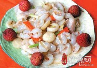 哺乳期产妇吃什么好呢(哺乳期产妇吃什么下奶)