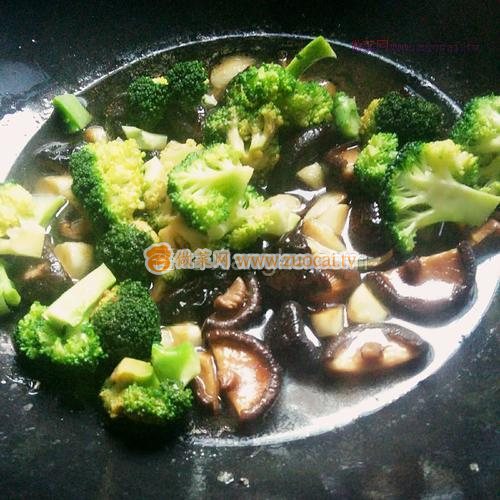 蚝油香菇西兰花的做法