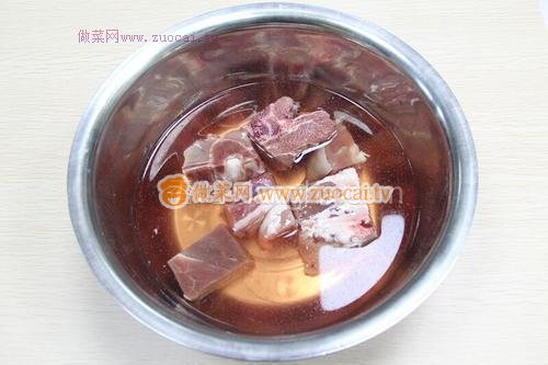 一碗暖粒粒的羊肉汤的做法