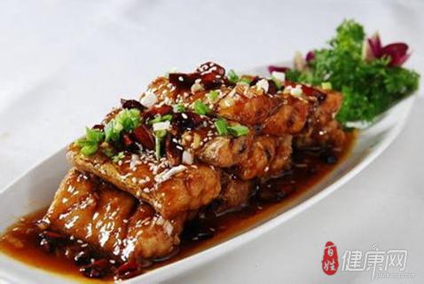 了解小儿支气管炎不能吃什么(小儿气管支气管最典型的症状是)