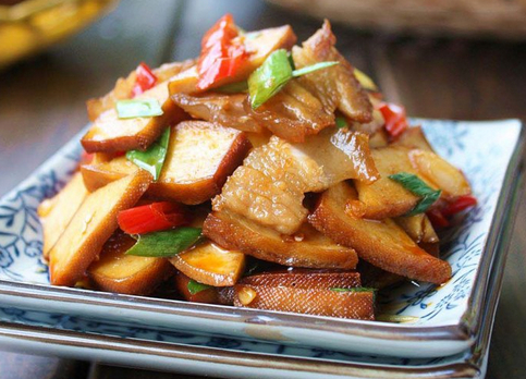 辣中带着美味的泡椒炒香干