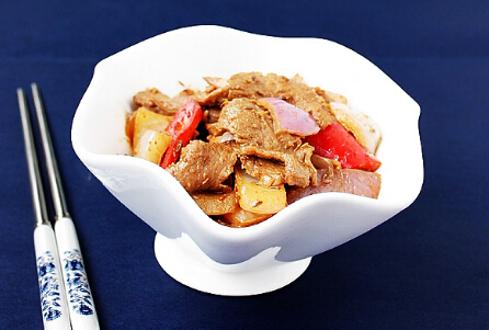 孜然红椒炒牛肉片