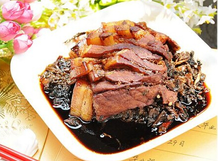 梅干菜烧扣肉的做法,梅干菜扣肉怎么做好吃(请问梅干菜烧扣肉怎么做)