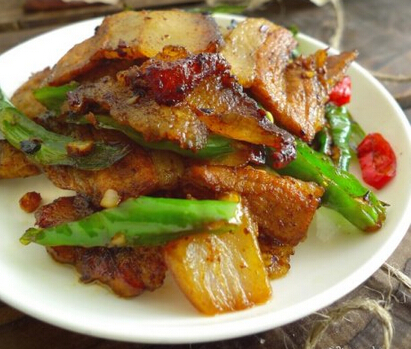 豉香尖椒回锅肉