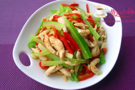 芹菜炒鸡丝的做法