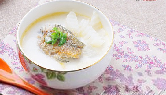 奶汤鲫鱼