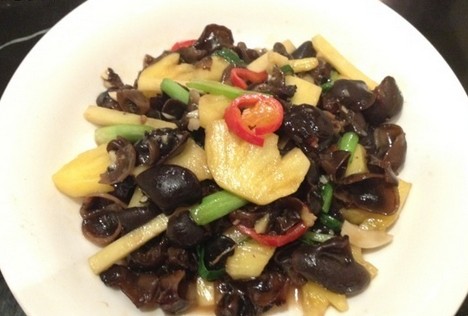 菠萝炒木耳