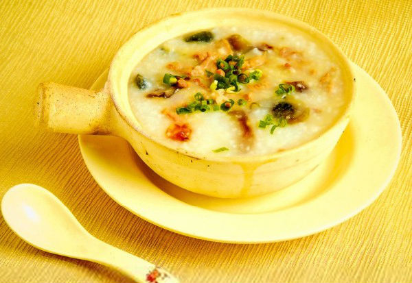 蔬菜油条粥【油条配什么粥好吃】