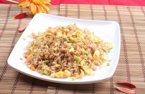 蛋炒饭怎么做,蛋炒饭的做法[精]【蛋炒饭怎么做步骤】