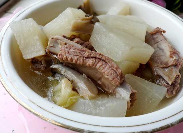 萝卜排骨汤别具营养和美味
