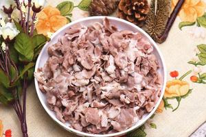 羊肉细嫩，不腥不膻的孜然羊肉的做法详细步骤