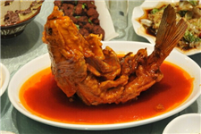 酸甜可口，鲜香味美，外酥里嫩，蓬松酥脆的糖醋鲤鱼的做法