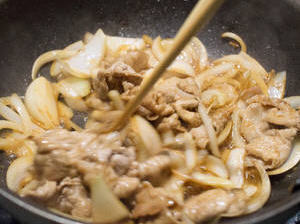 用照烧酱做生姜烧猪肉的方法步骤介绍