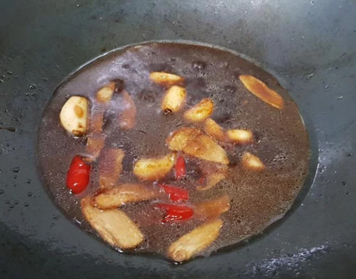 怎么做营养又简单的三杯油豆腐呢？
