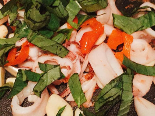 食材简单、做法简单的蒜香鱿鱼圈