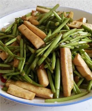 芦蒿炒臭干怎么炒才清香鲜美，脆嫩爽口
