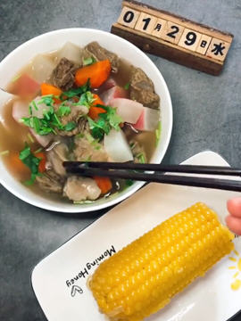 红皮萝卜炖猪肉，汤汁都很浓郁，味道还特别香