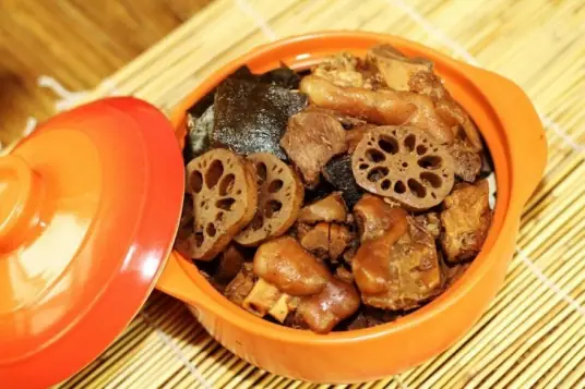 酥锅家常做法，外酥里嫩，酸甜可口，深受大众喜爱
