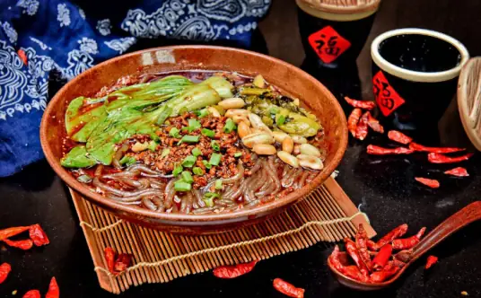 重庆酸辣粉配方大揭秘，轻松做出地道的正宗重庆酸辣粉