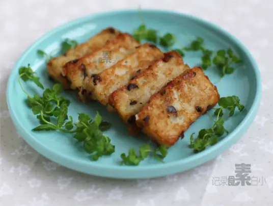 素萝卜糕，咸鲜饱满、层次丰富，味道好极了！