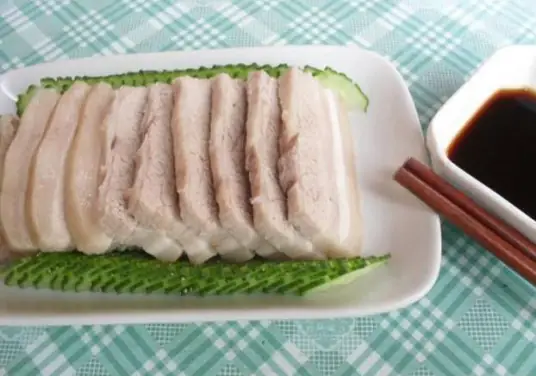 白煮肉，肉质香烂、肥而不腻、味道醇厚