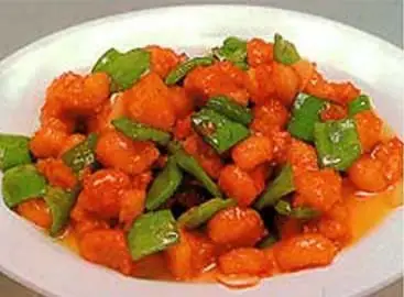 青椒鸭丁，鸭丁香嫩宜口，青椒脆嫩鲜美