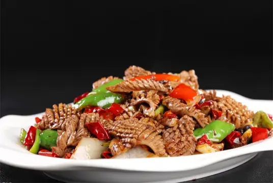 火爆腰花，街头美食的逆袭，一锅鲜香四溢，引得食客争相品尝！